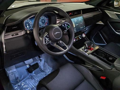 2025 Jaguar F-PACE P400 R-Dynamic S