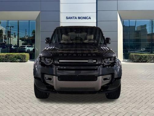 2025 Land Rover Defender P400 X-Dynamic SE