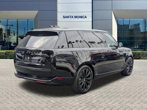 2025 Land Rover Range Rover P400 SE 7 Seat