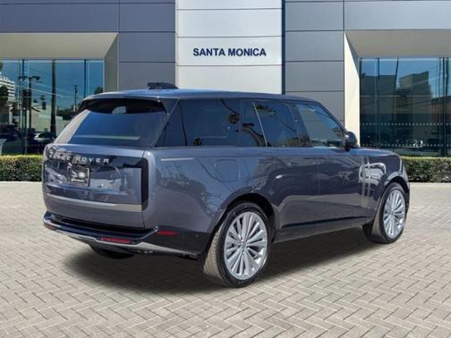 2025 Land Rover Range Rover P530 SE