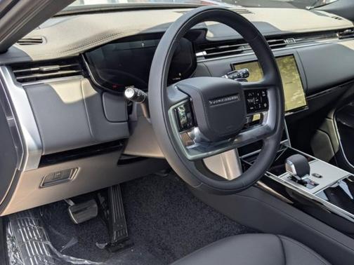 2025 Land Rover Range Rover P400 SE