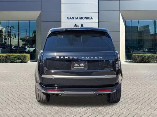 2025 Land Rover Range Rover P530 SE