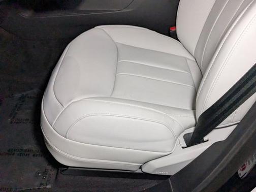 2025 Land Rover Range Rover Sport P360 SE