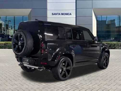 2025 Land Rover Defender P500 X-Dynamic SE
