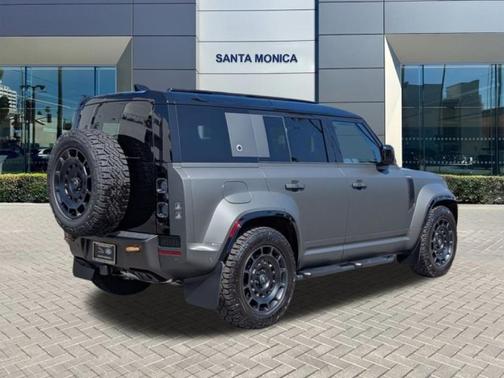 2025 Land Rover Defender OCTA