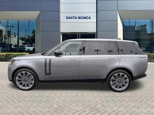 2025 Land Rover Range Rover P530 SE 7 Seat