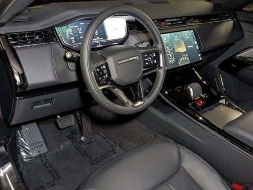 2025 Land Rover Range Rover Sport P360 SE