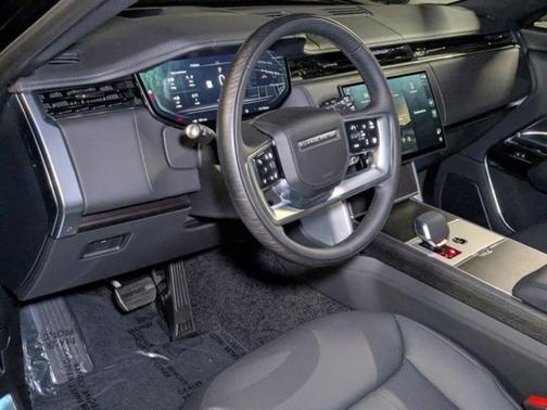 2025 Land Rover Range Rover P530 SE 7 Seat