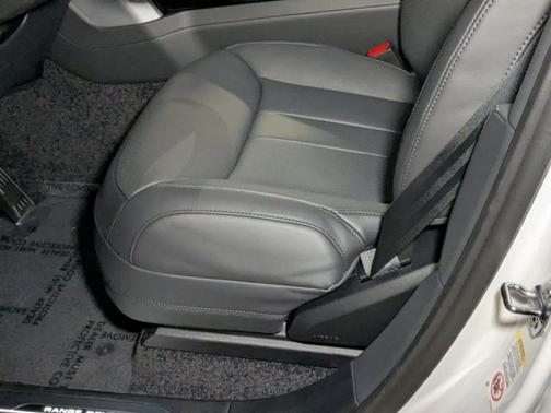 2025 Land Rover Range Rover P530 SE 7 Seat