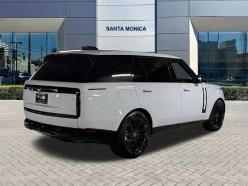 2025 Land Rover Range Rover P530 SE 7 Seat