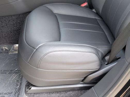 2025 Land Rover Range Rover P400 SE 7 Seat
