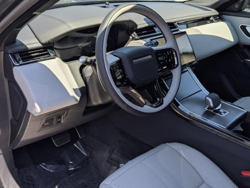 2026 Land Rover Range Rover Velar P400 Dynamic SE