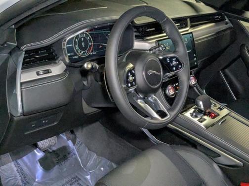2026 Jaguar F-PACE P250 R-Dynamic S