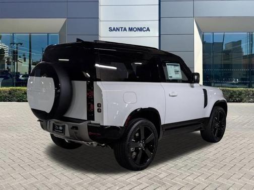 2025 Land Rover Defender P400 X-Dynamic SE