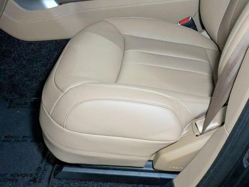 2025 Land Rover Range Rover P550e Autobiography