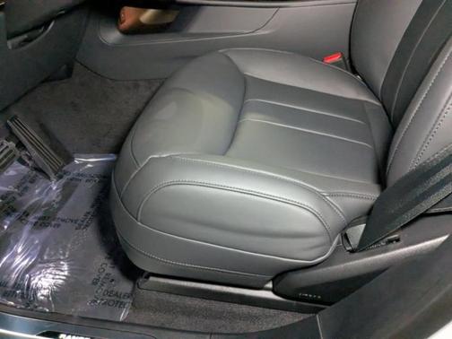 2025 Land Rover Range Rover Sport P360 SE
