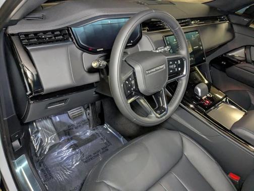 2025 Land Rover Range Rover Sport P360 SE