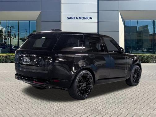 2025 Land Rover Range Rover P530 SE