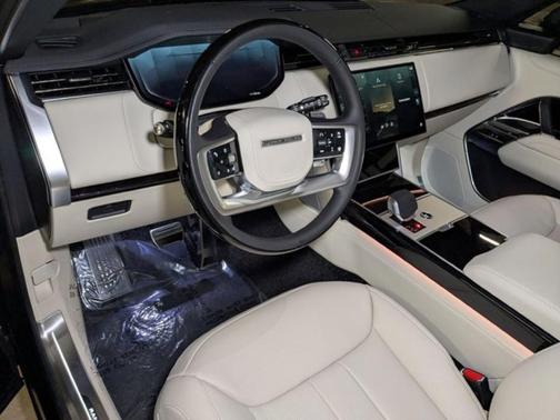 2025 Land Rover Range Rover P530 SE