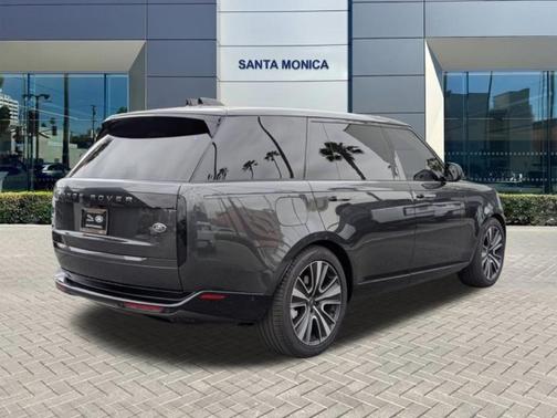 2023 Land Rover Range Rover P530 SE