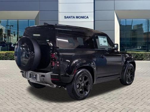2025 Land Rover Defender P400 X-Dynamic SE