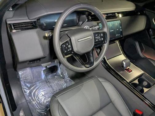2026 Land Rover Range Rover Velar P250 Dynamic SE