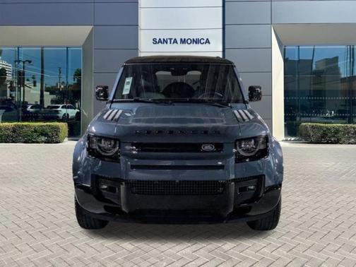 2025 Land Rover Defender P400 X-Dynamic SE