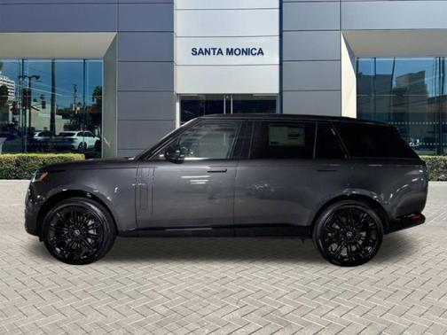 2025 Land Rover Range Rover P400 SE 7 Seat