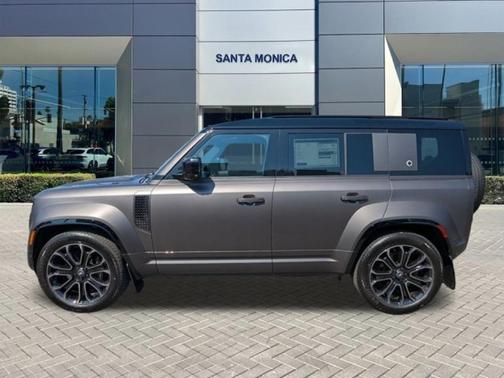 2025 Land Rover Defender OCTA