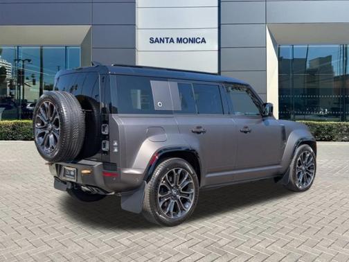 2025 Land Rover Defender OCTA