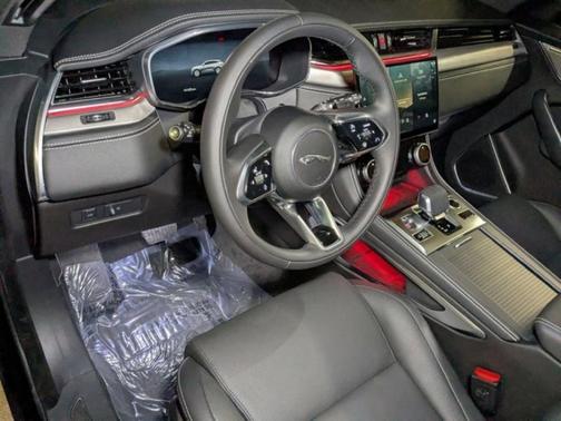 2025 Jaguar F-PACE P400 R-Dynamic S