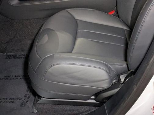 2025 Land Rover Range Rover Sport P360 SE