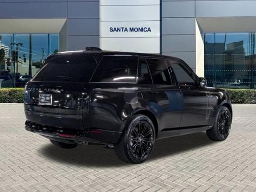 2025 Land Rover Range Rover P530 SE