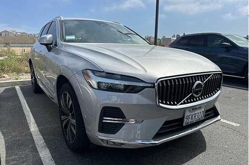 Silver Dawn 2023 Volvo XC60 Plus