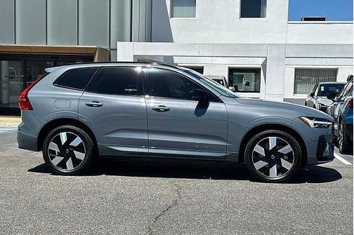 Thunder Grey 2024 Volvo XC60 Plus