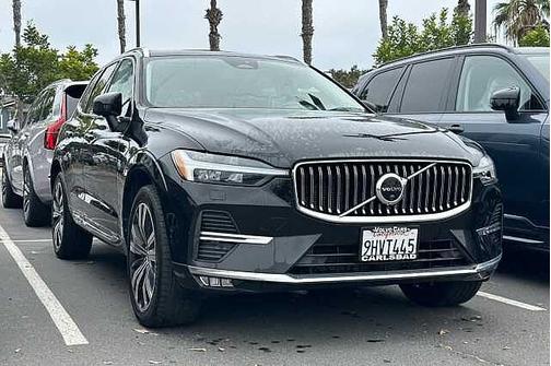 Onyx Black 2023 Volvo XC60 Plus