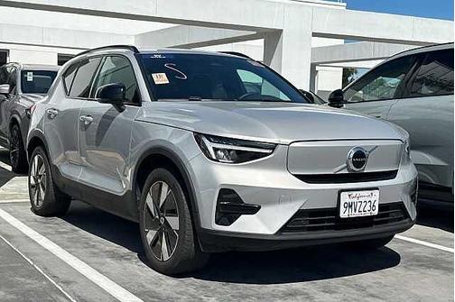 Silver Dawn 2024 Volvo XC40 Recharge Pure Electric Core