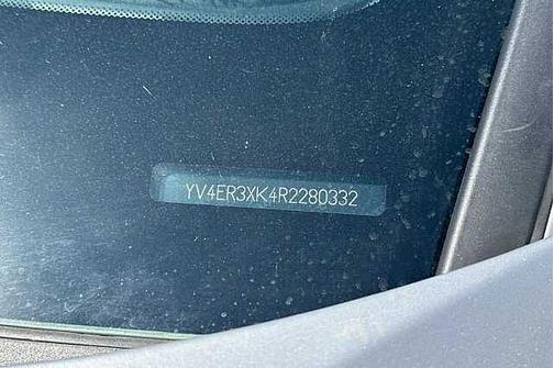 Silver Dawn 2024 Volvo XC40 Recharge Pure Electric Core