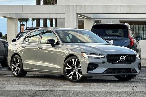 2025 Volvo S60 Plus