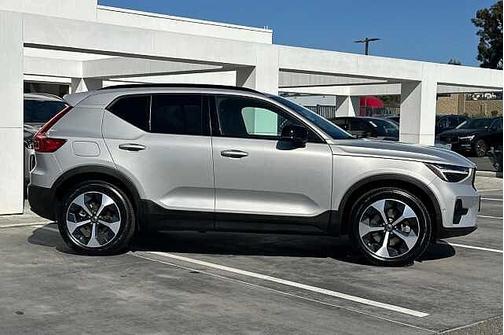 2025 Volvo XC40 Plus