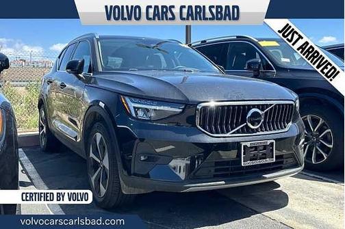 Onyx Black 2025 Volvo XC40 Plus