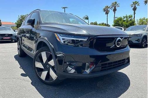 Onyx Black 2023 Volvo XC40 Ultimate