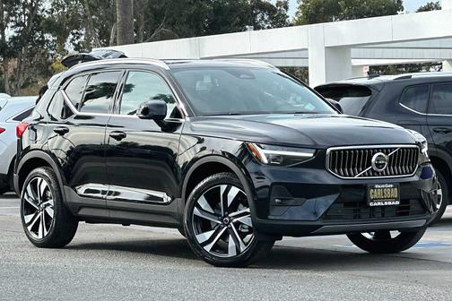 2024 Volvo XC40 B5 Plus Bright