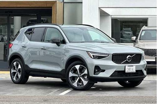 Vapour Grey 2026 Volvo XC40 Plus