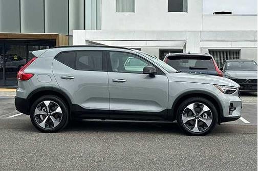 Vapour Grey 2026 Volvo XC40 Plus