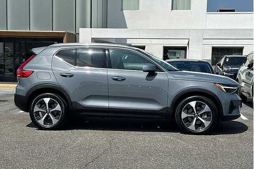 Thunder Grey 2023 Volvo XC40 Plus