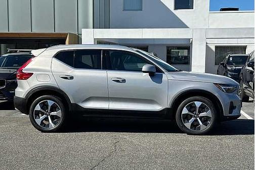 2023 Volvo XC40 Plus