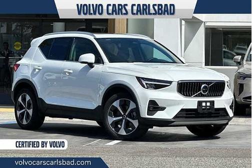 Crystal White 2025 Volvo XC40 Plus