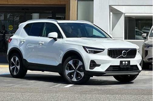 Crystal White 2025 Volvo XC40 Plus