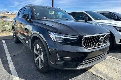 2025 Volvo XC40 Plus